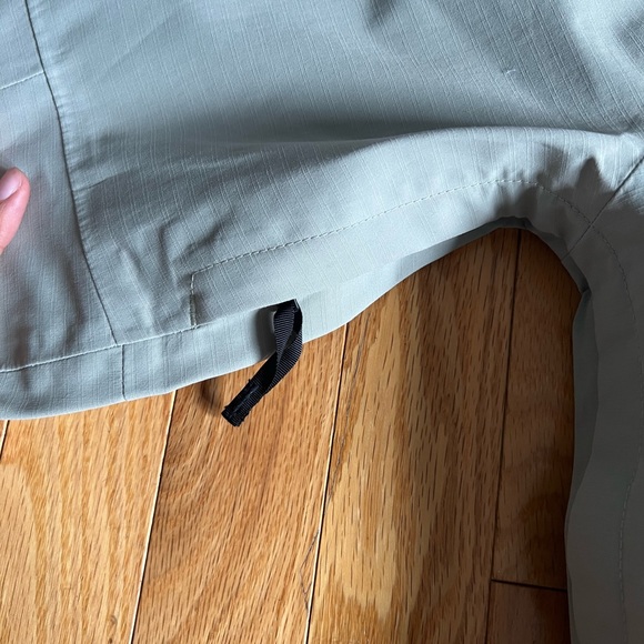 The North Face ski/snowboard jacket - Picture 3 of 7